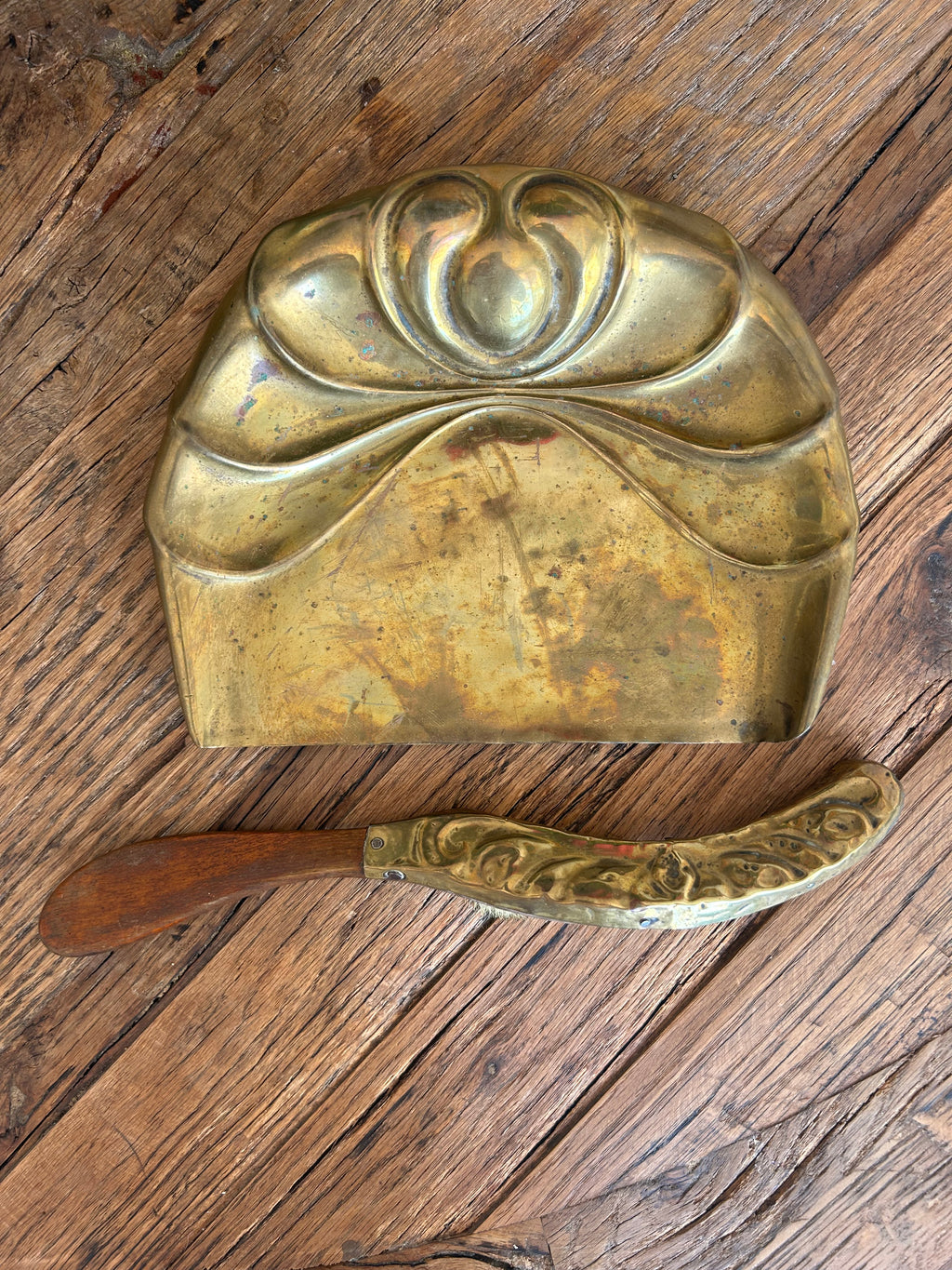 Antique Edwardian Art Nouveau Brass Silent Butler Crumb Tray & Brush Set Circa 1905