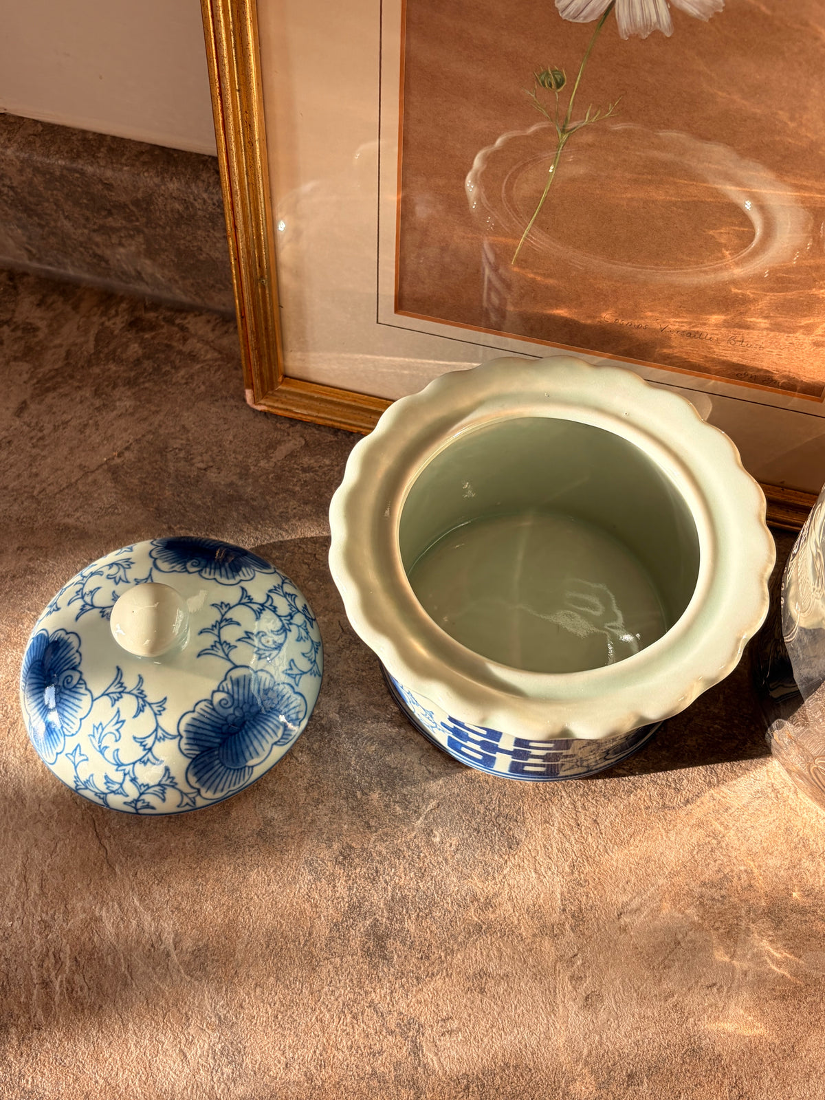 Vintage Chinese Blue & White Scalloped Lidded Sugar Bowl