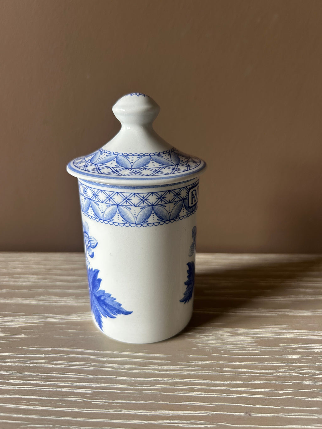 Vintage Spode Blue Room Collection "Rosemary" Lidded Spice Jar – Classic Geranium Pattern, Made in England