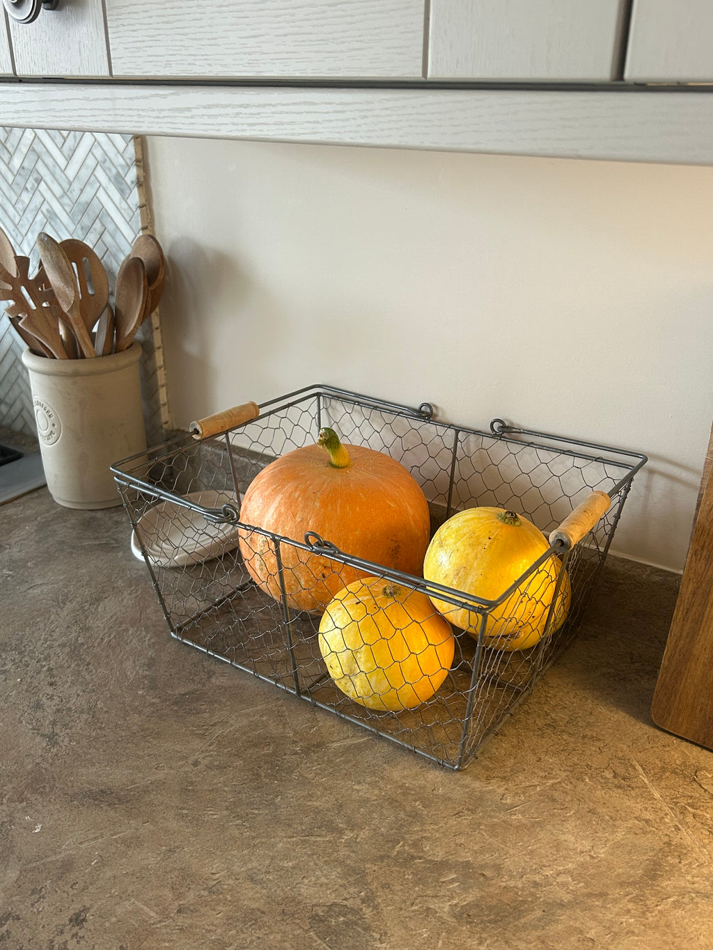 Rustic Wire Storage Basket with Wooden Handles – Farmhouse Kitchen Caddy