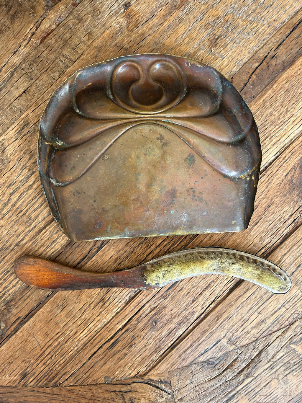 Antique Edwardian Art Nouveau Brass Silent Butler Crumb Tray & Brush Set Circa 1905