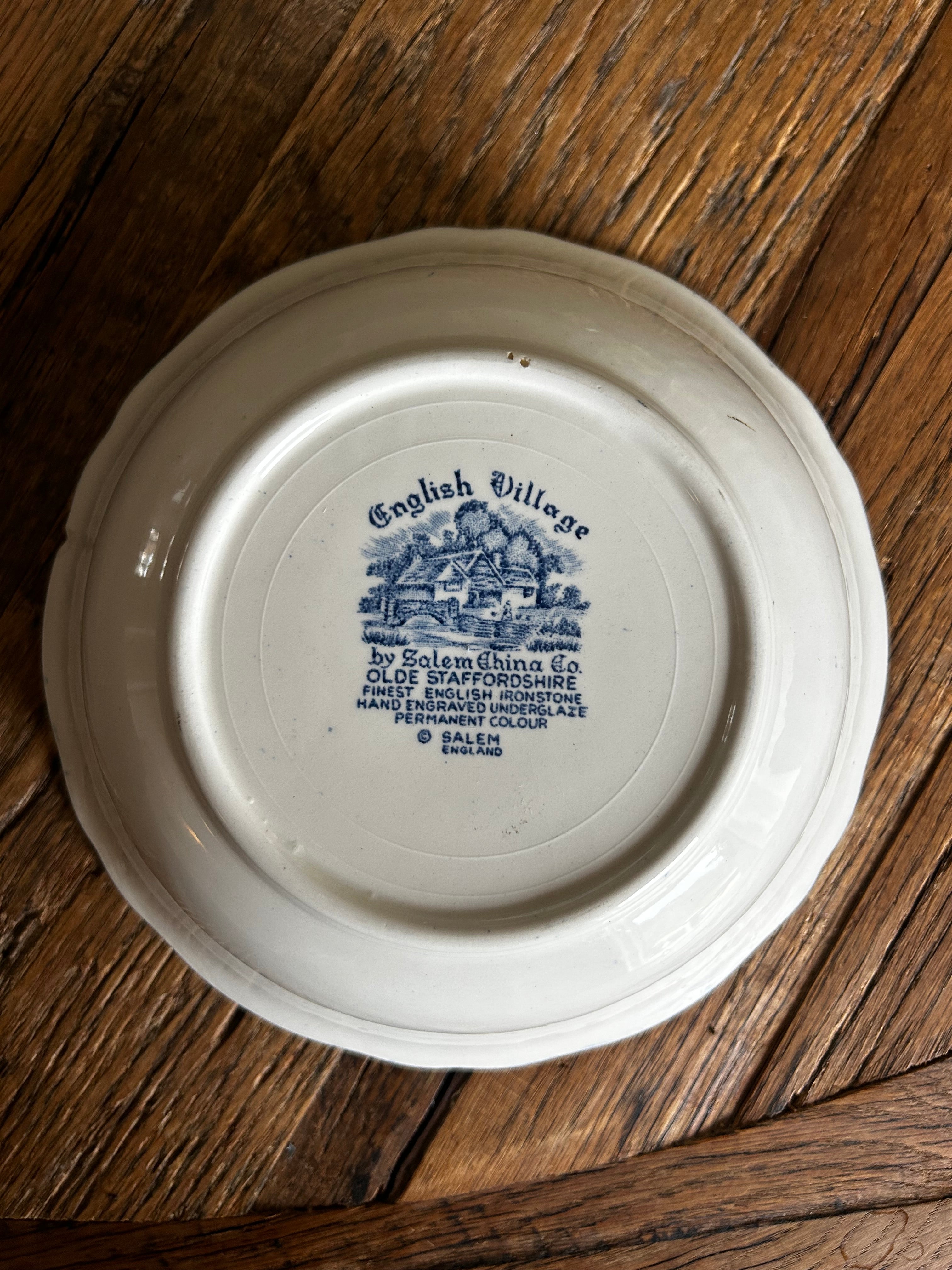 Salem English Village 1950s Serving Bowl