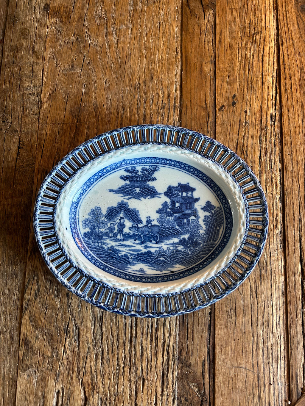 Late 18th Century Pearlware Chestnut Basket Stand – Reticulated Edge