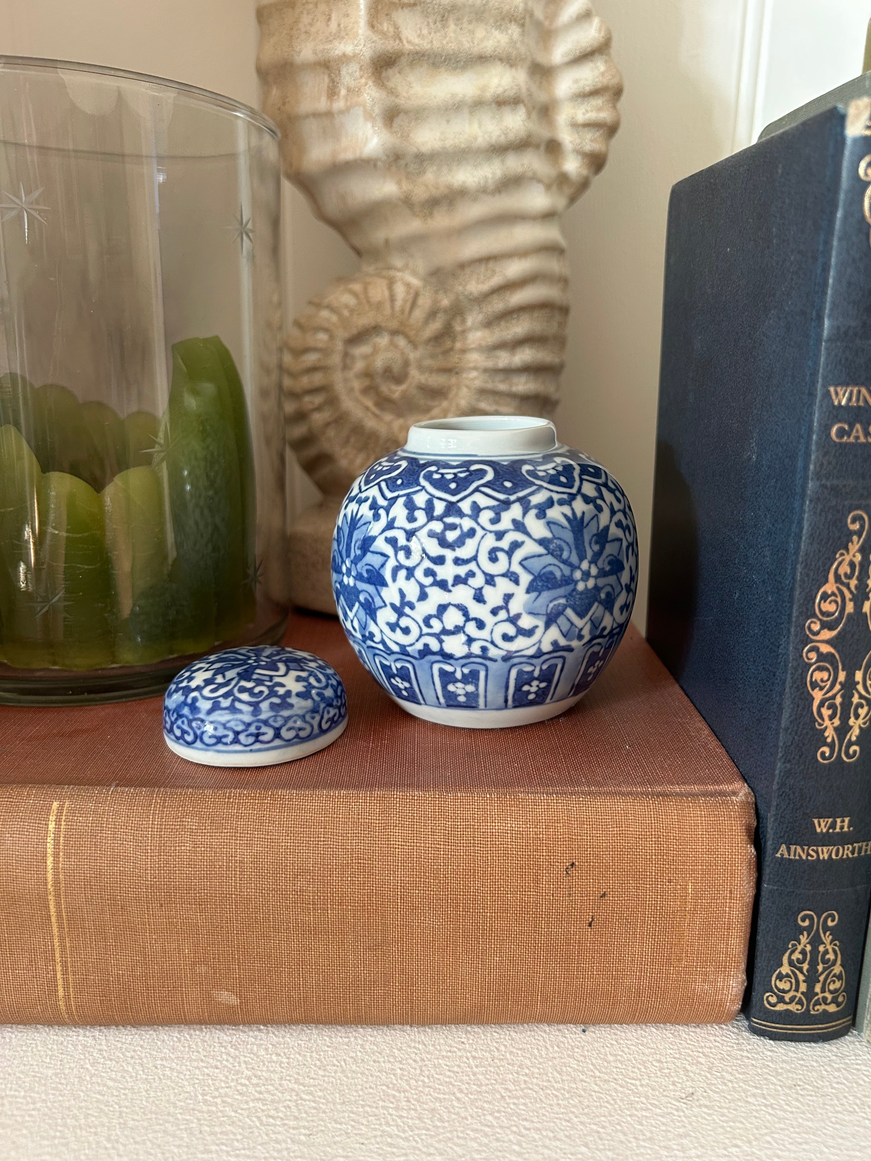 Chinese Style Small Ginger Jar