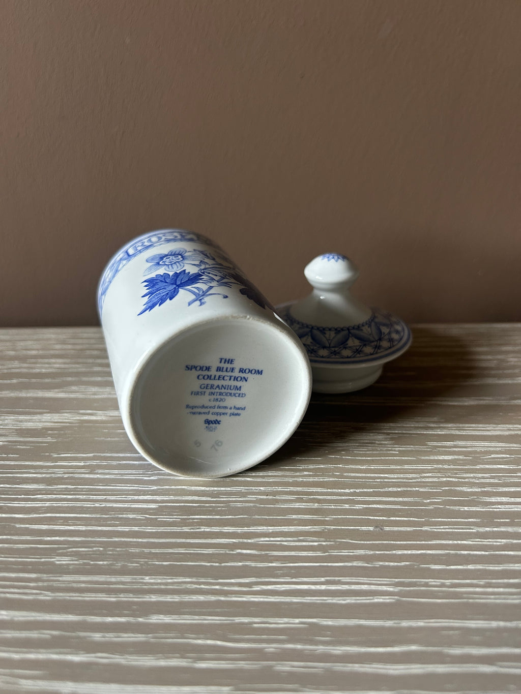 Vintage Spode Blue Room Collection "Rosemary" Lidded Spice Jar – Classic Geranium Pattern, Made in England