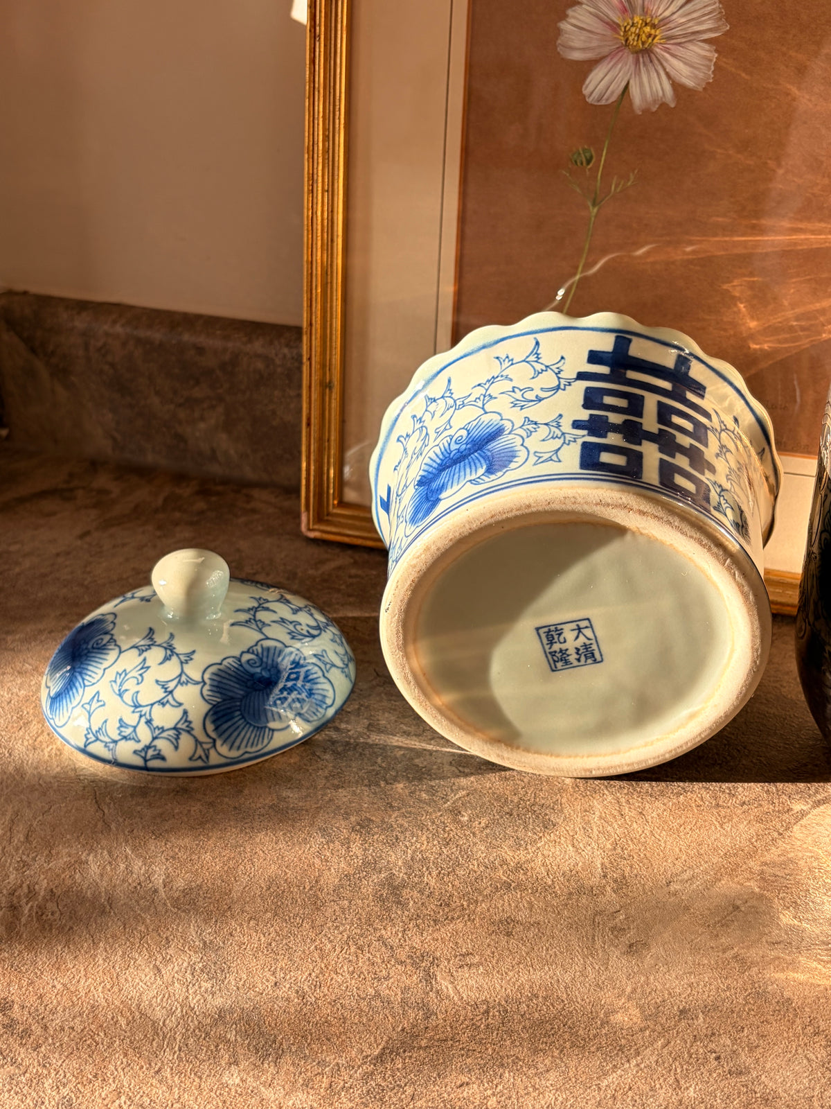 Vintage Chinese Blue & White Scalloped Lidded Sugar Bowl