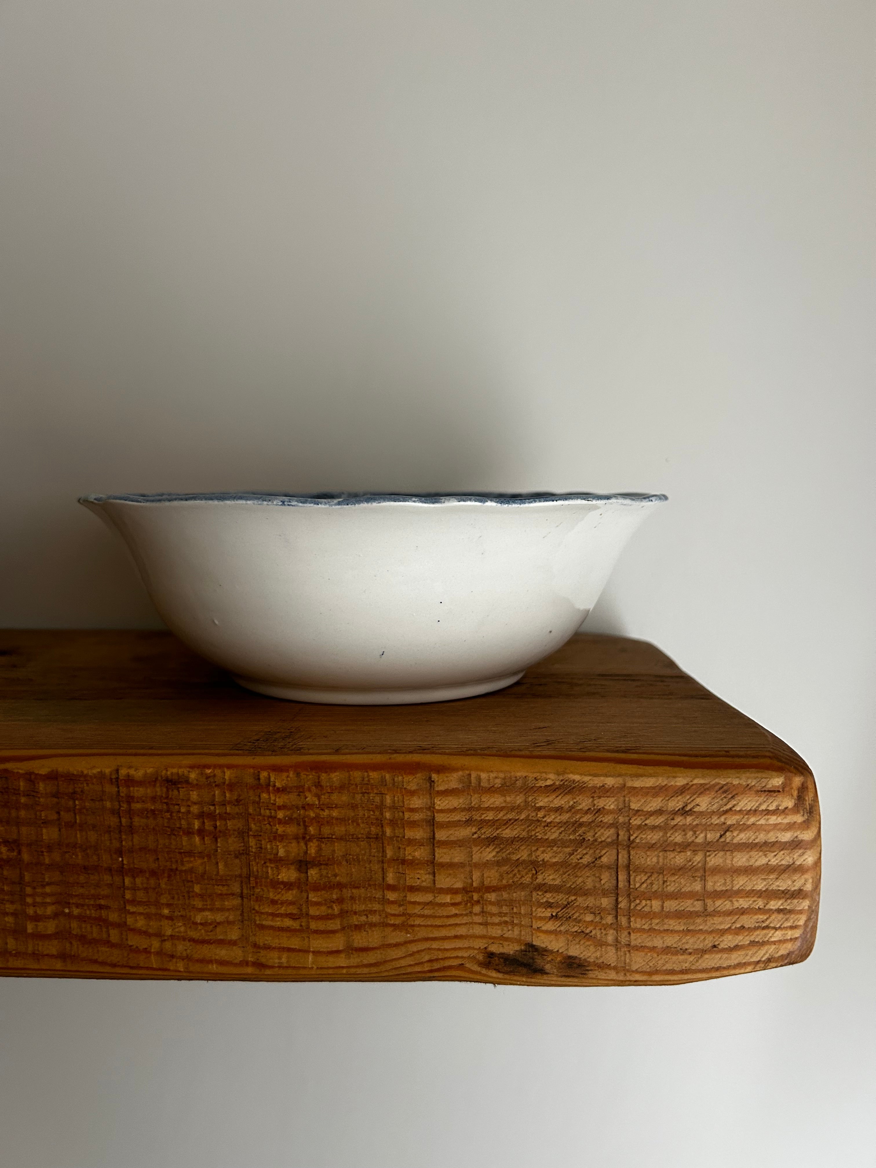 Salem English Village 1950s Serving Bowl