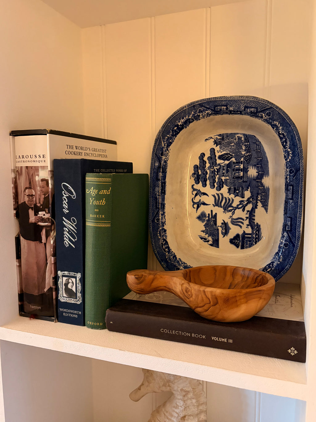 Antique Victorian Blue Willow Transferware Deep Dish / Serving Baker Bowl (c. 19th C)