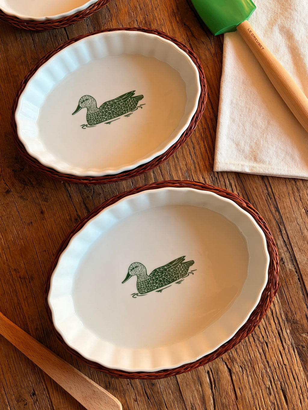 Vintage Fransk Maithe French Nesting Oval Mallard Dishes with Wicker Baskets – Set of 3